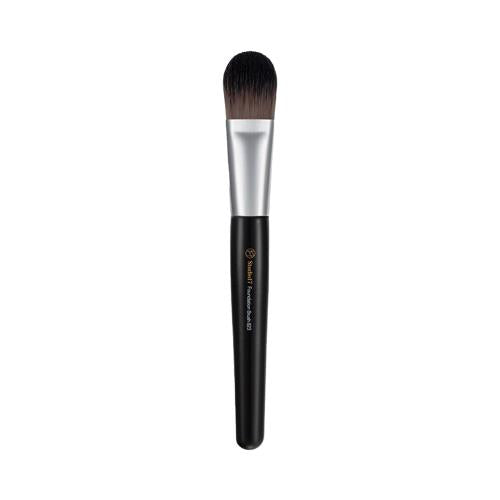 Studio17 Foundation brush 823