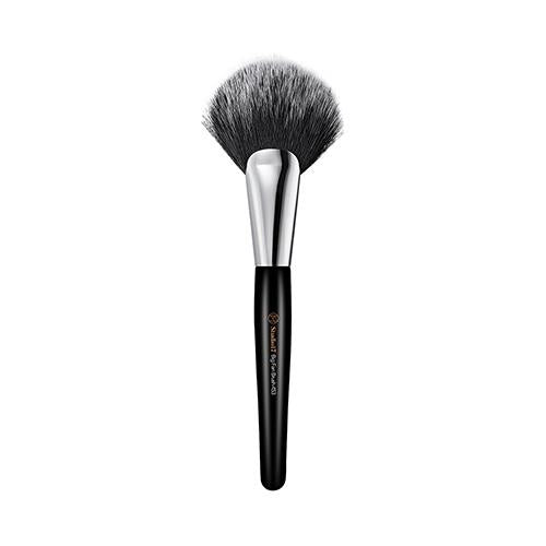 Studio17 Big Fan Brush 453