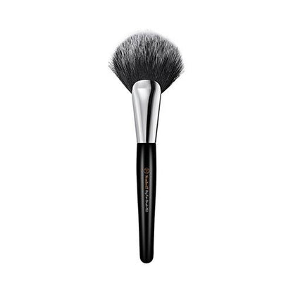 Studio17 Big Fan Brush 453